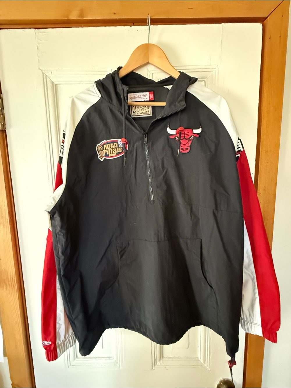 Chicago Bulls NBA Finals Pullover Jacket - Black/Red/White